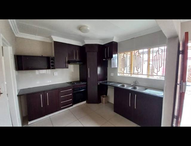 4 BEDROOM HOUSE FOR SALE IN DANVILLE